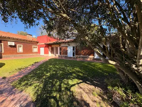 CASA EN VENTA SOBRE LA COSTANERA CORONDINA