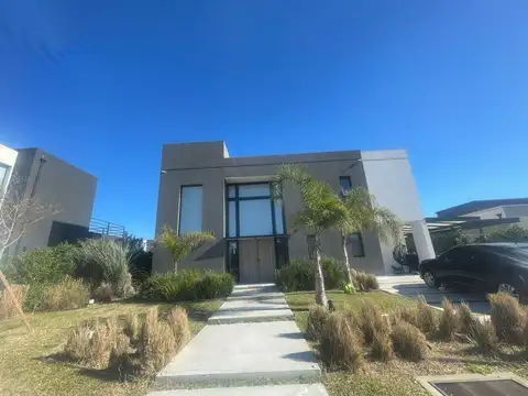 Calle El Deslinde 1600