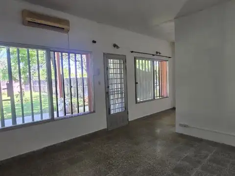 Casa 2 ambientes con 1 baño