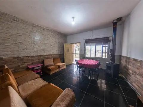 2001m² sobre Ruta 1. Vivienda más Apartamento