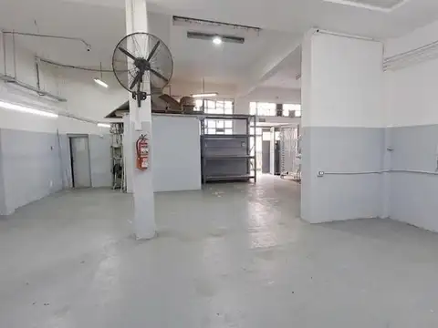 DEPÓSITO 790 M² CON SALIDA A DOS CALLES – VILLA MARTELLI