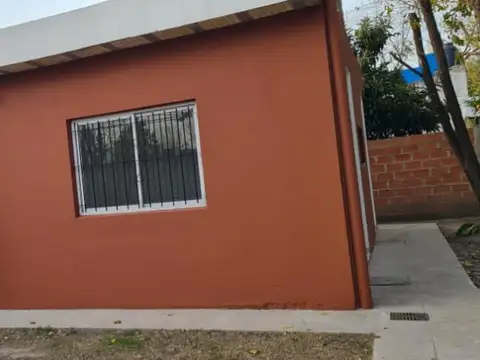 CASA EN ALQUILER EN PH 1 DORMITORIO EN UDAONDO ITUZAINGO