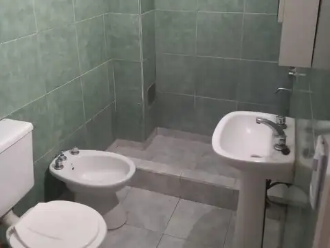Casa en Alquiler en Villa Gobernador Udaondo, $ 550.000