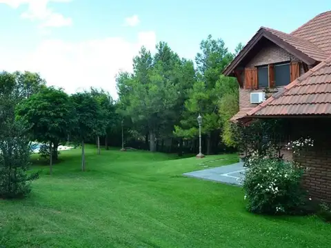 Emblemática residencia en Country Chumamaya