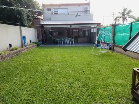 ROLDÁN -ZONA CENTRO-  AMPLIA PROPIEDAD - 4 DORMITORIOS-APTA CREDITO