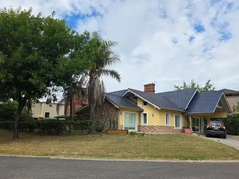 Casa en Barrio Santa Maria de los Olivos