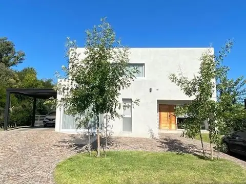 Hermosa casa en Santa Guadalupe - Pilar del este