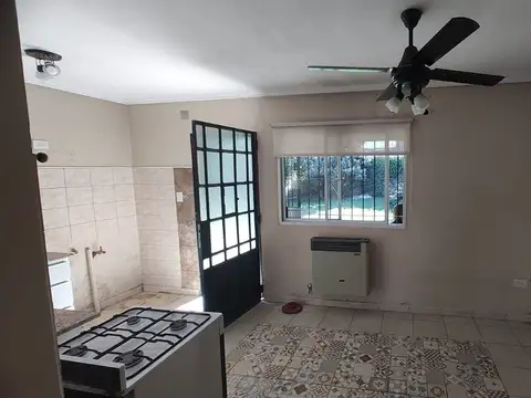 Casa 3 ambientes con 1 baño