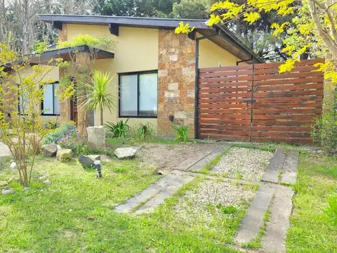 Casa 3 ambientes con 2 baños