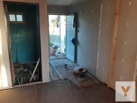 Casa 6 ambientes con 2 baños