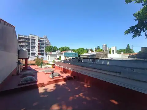 VENTA – CASA EN OLIVOS CON POTENCIAL DE DESARROLLO