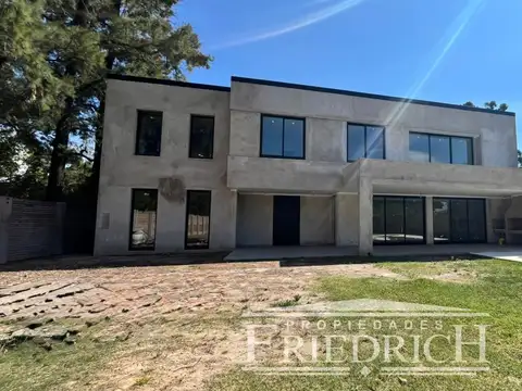 Casa en Venta en La Reja, USD 180.000