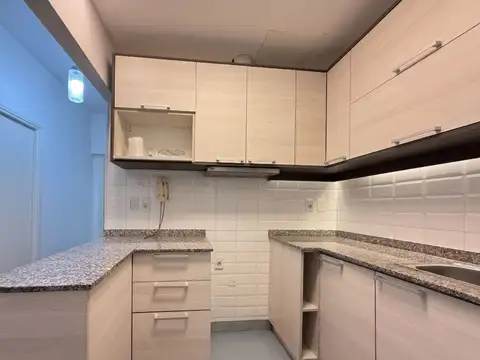 ALQUILER apartamento 2 Dorm., Patio, Pocitos