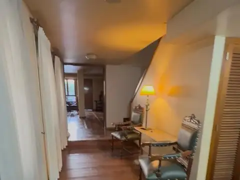 Casa en Alquiler con 2 cocheras