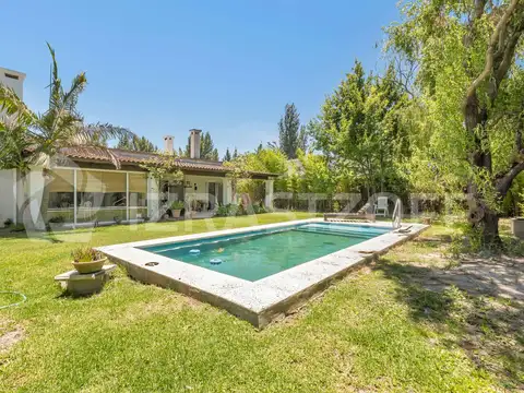Casa en venta y alquiler  temporal de verano y durante el año, en Santa Bárbara, toda planta baja
