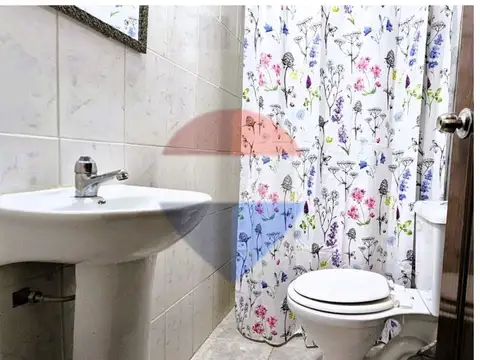 Casa 3 ambientes con 2 baños