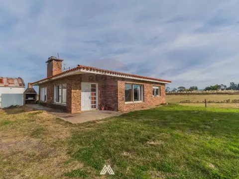 Venta de campo 5,8Ha. con casa en La Montañesa