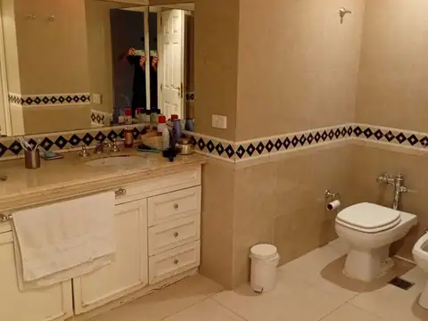 Departamento en Venta de 4 dormitorios