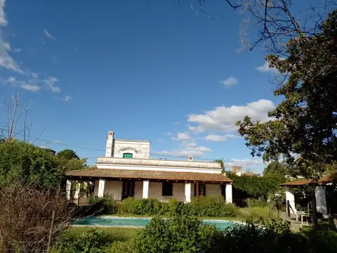 Casa 6 ambientes con 2 baños