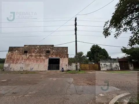 Av. Alfredo Guerrero  al 100