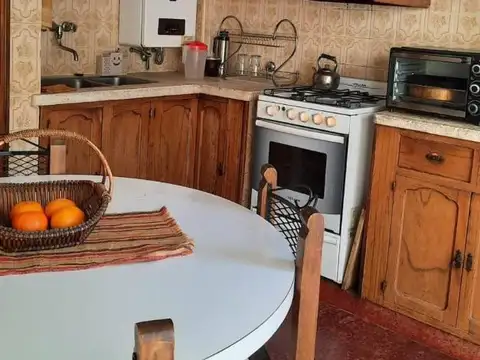Casa apto profesional en 3 niveles (7 ambientes)  terraza.