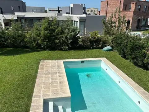 Casa en Alquiler en El Canton, USD 1.600