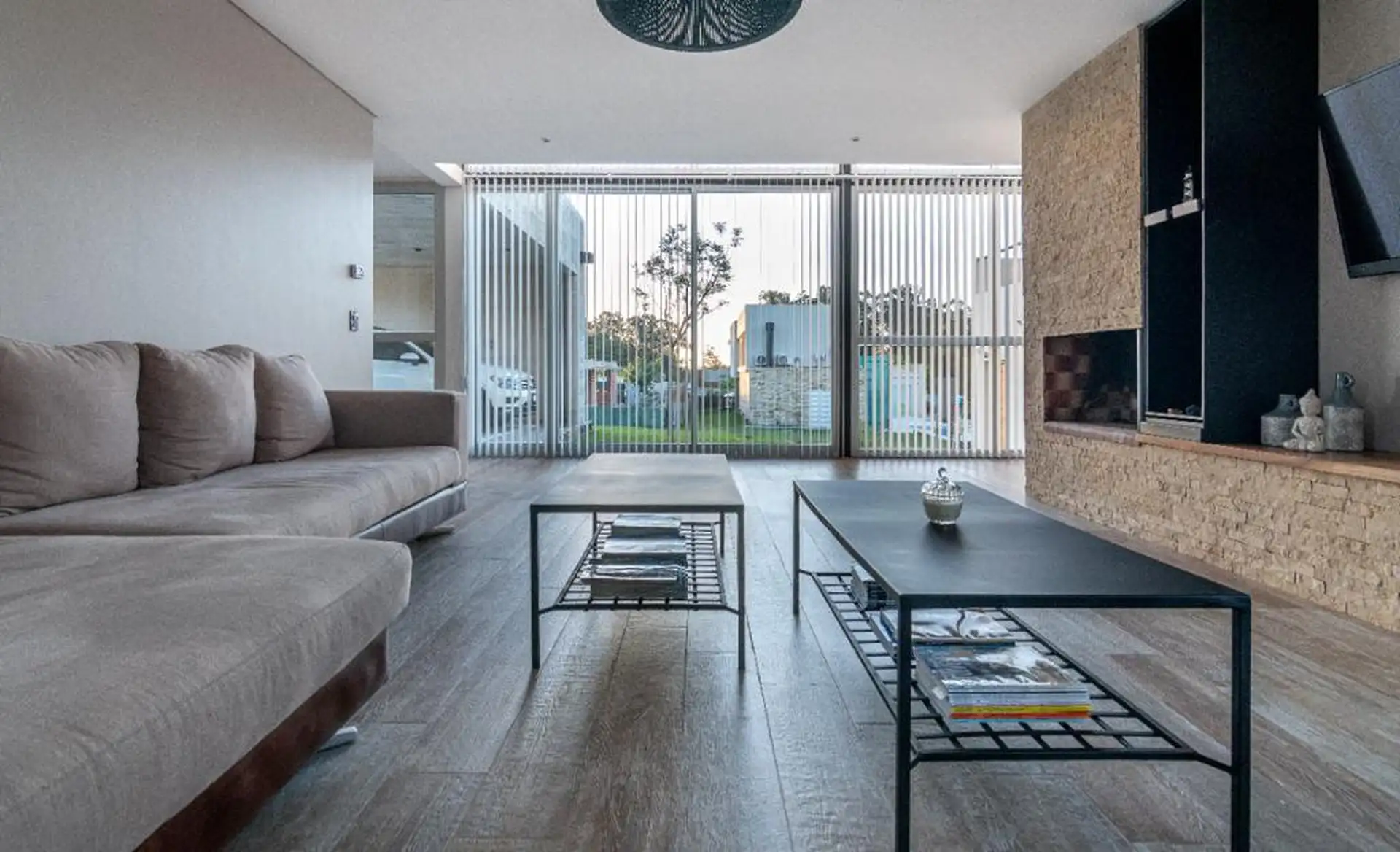 Casa en Arenas del Sur de seis ambientes con piscina