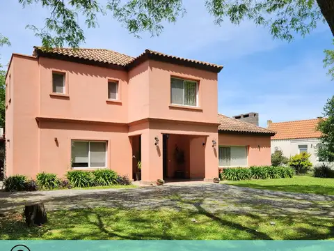 CASA DE CATEGORÍA EN VENTA EN EL NACIONAL CLUB DE CAMPO | GENERAL RODRÍGUEZ