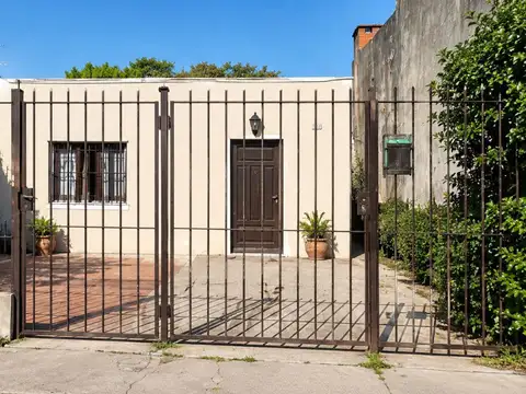 Venta Casa con gran terreno Quilmes