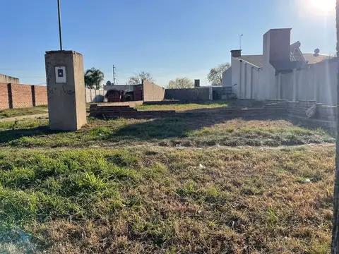 VENTA / LOTE / CONSTRUCCION A TERMINAR / RAFAELA 