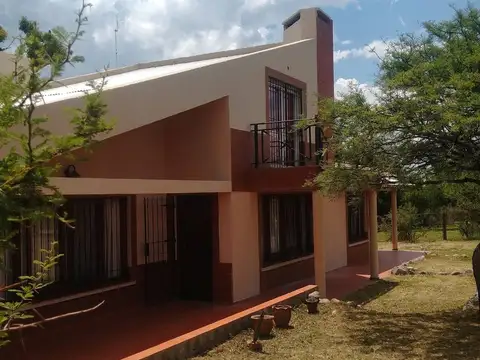 Casa en Venta con 2 cocheras