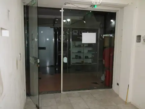 Alquiler Local en galería -  PB y Sótano - 20m² - Retiro