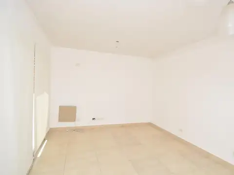 Casa en Alquiler con 1 cochera