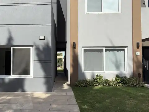 Casa en Alquiler de 3 dormitorios
