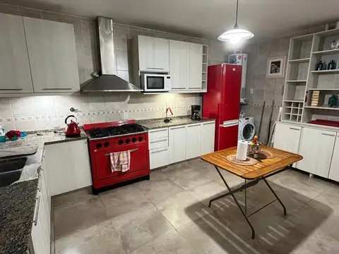 Casa 4 ambientes en venta y alquiler temporario Mar Azul