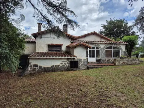 Venta Casa mas gran terreno  1.4 Ha Valle Hermoso 