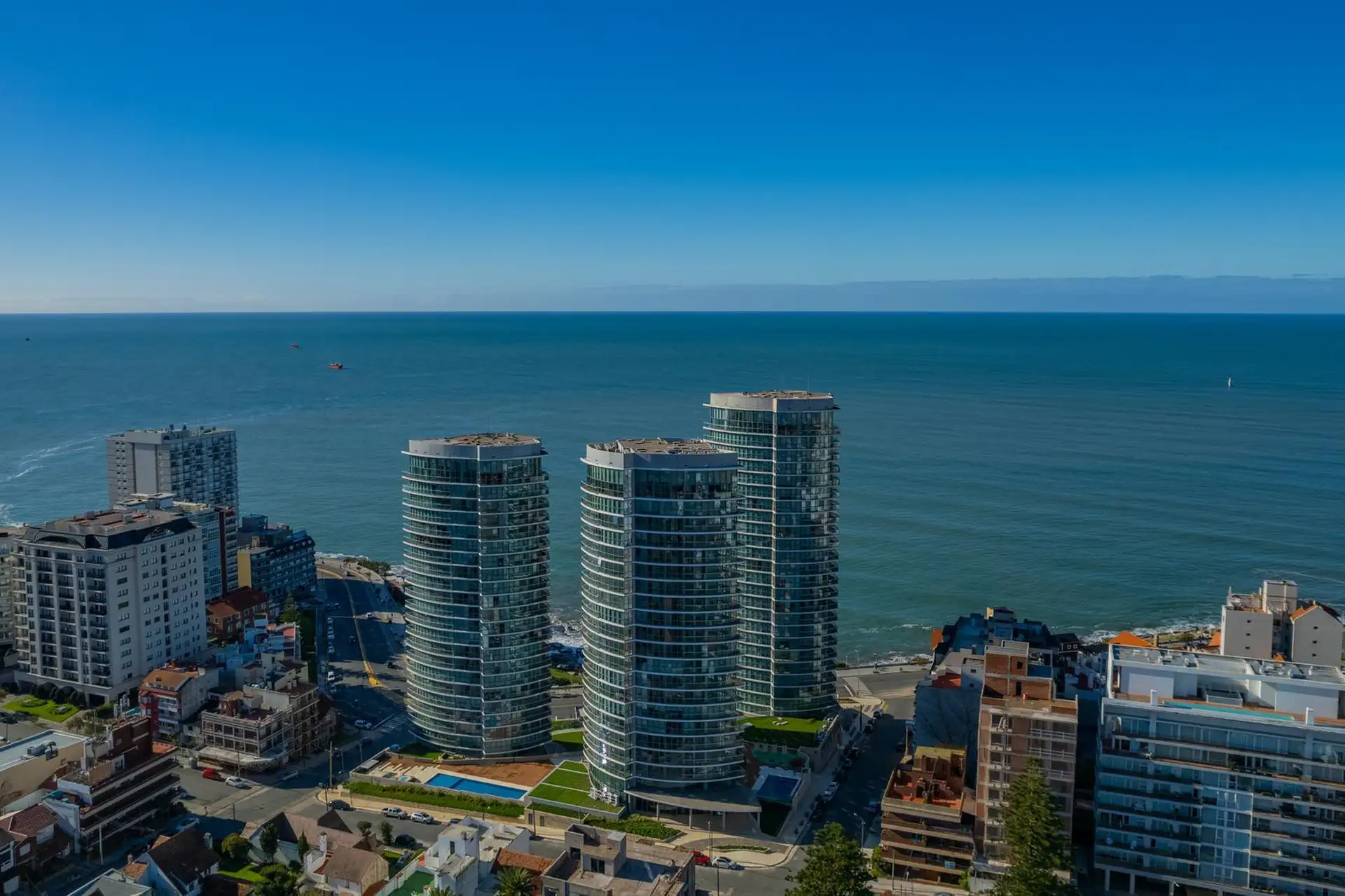 Departamento a estrenar, con excelentes vistas al mar y a Playa Chica.