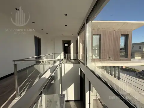 Casa a estrenar en Canning Chico
