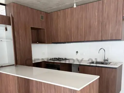 467 5000, Piso 0