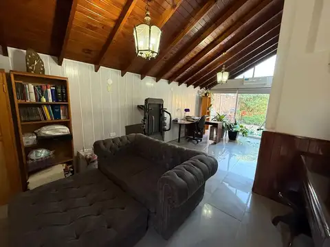 Casa 2 ambientes con 1 baño