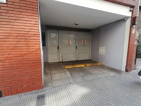 Cochera Fija Cubierta en Alquiler - 13 m² - Abasto