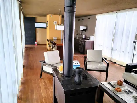 Casa 3 ambientes con 2 baños