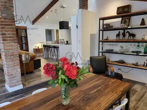 Casa 5 ambientes con 4 baños