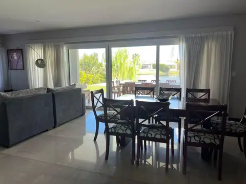 Casa en Alquiler al Oeste