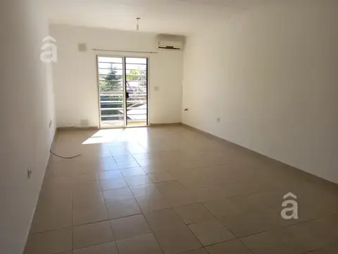 Departamento en Alquiler en Villa Ballester, $ 480.000