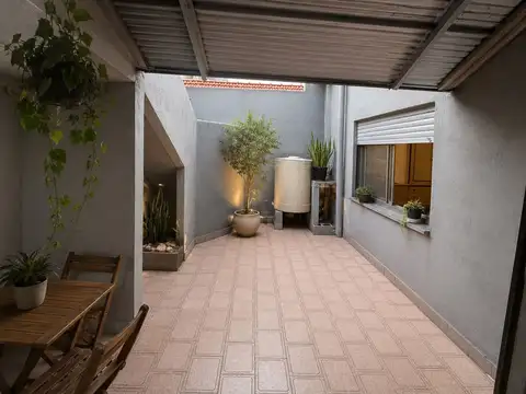 Depto Tipo Casa en Alquiler de 2 dormitorios