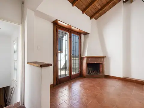 Casa en Alquiler con 6 cocheras