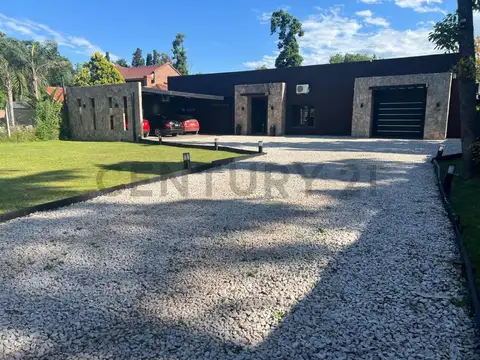 Av Gral San Martin entre Mariano Moreno y Benito Juarez , Piso 0