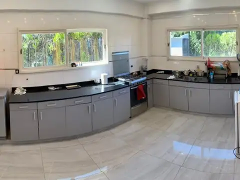 Casa 5 ambientes con 2 baños
