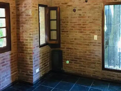 Casa 6 ambientes con 3 baños